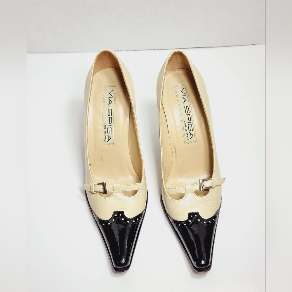 Via Spiga Cream and Black Pointed Toe Heels - Picture 7 of 10